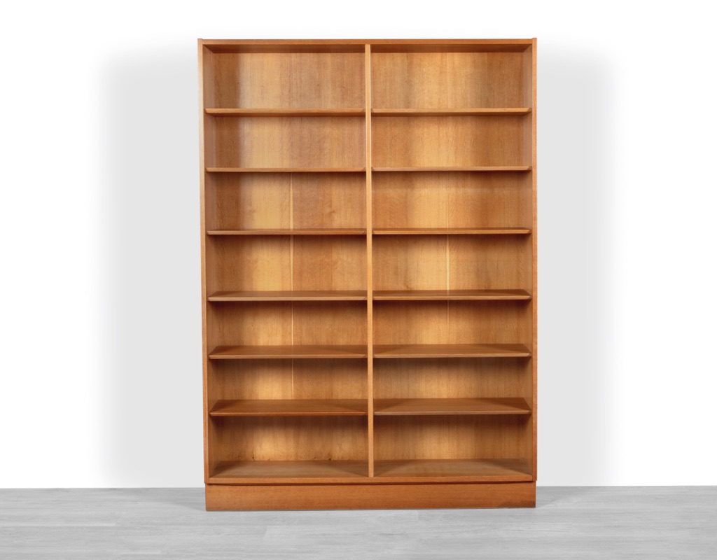 Mid century modern Carlo Jensen Hundevad Mobelfabrik bookshelf Danish 1960s European oak Brazilian Rosewood plinth base adjustable shelves double bookcase