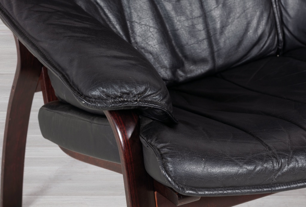 Danish Couch Sofa Ingmar Relling Black Leather Vintage Two Seater Beech frame Norwegian 1970s Siesta Two Seater
