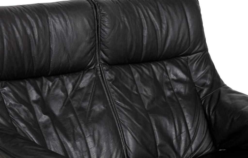 Danish Couch Sofa Ingmar Relling Black Leather Vintage Two Seater Beech frame Norwegian 1970s Siesta Two Seater buttoned back