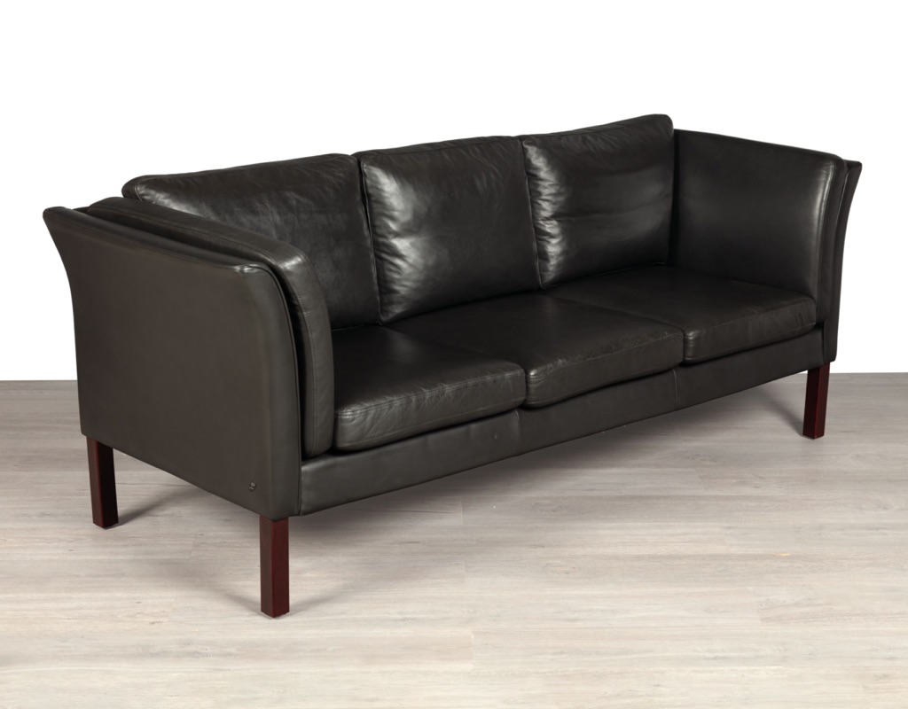 Hurup sofa couch Danish mid century modern vintage leather two seater seating black leather Scandinavian design patina Mobelfabrik front view