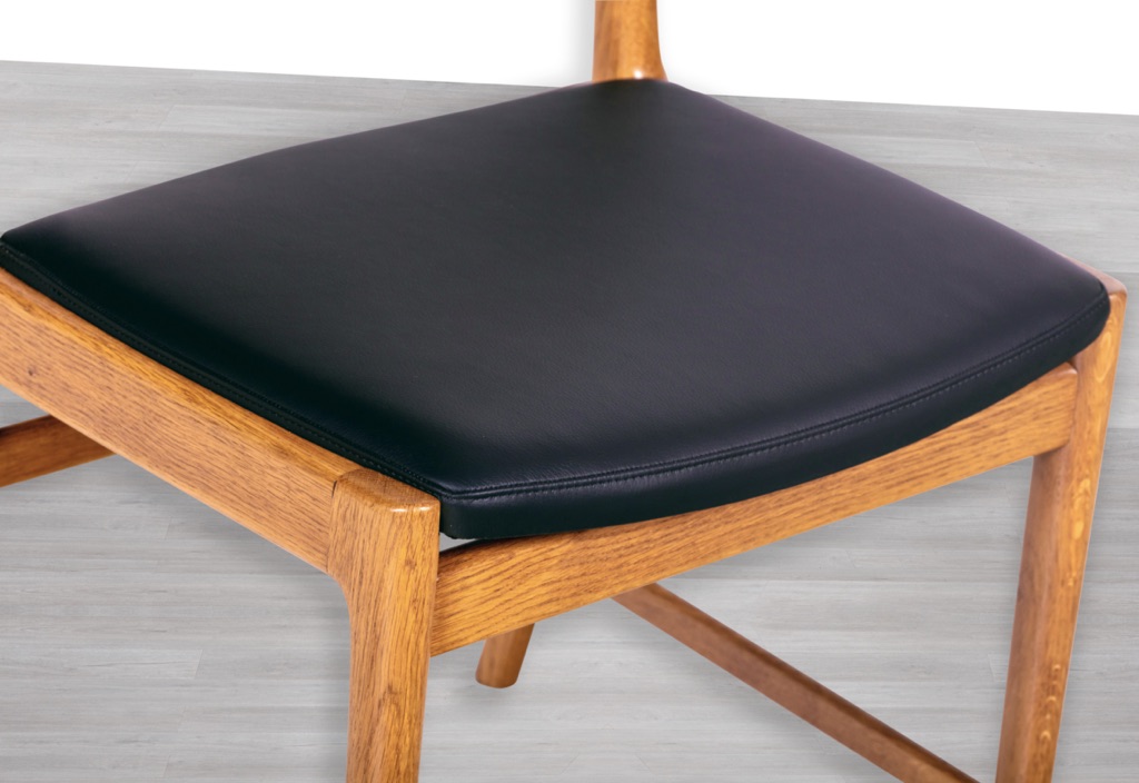 Kai Lyngfeldt Larsen Dining Chairs Oak Danish 1960s Vintage Soren Willadsen Mobelfabrik Mid Century Modern Original Scandinavian Dining Room Furniture Leather Seat