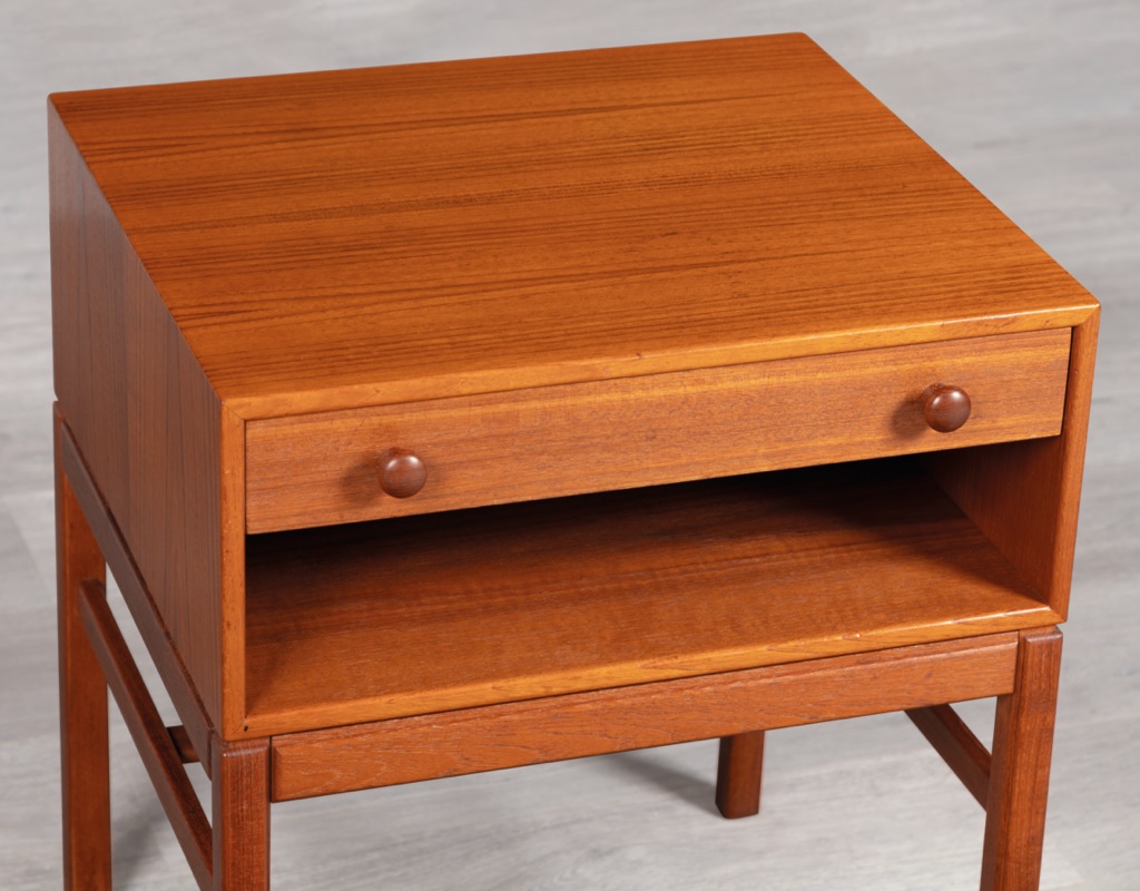 Mid century modern bedside cabinet Sven Engstrom & Gunnar Myrstrand Tingstroms model Casino Danish vintage nightstand Swedish 1960 teak drawer original Scandinavian design drawer open shelf storage