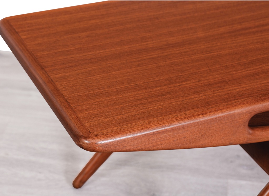 Mid century modern Smile Coffee Table by Johannes Andersen for CFC Silkeborg in teak Danish original vintage 1950 imported detail