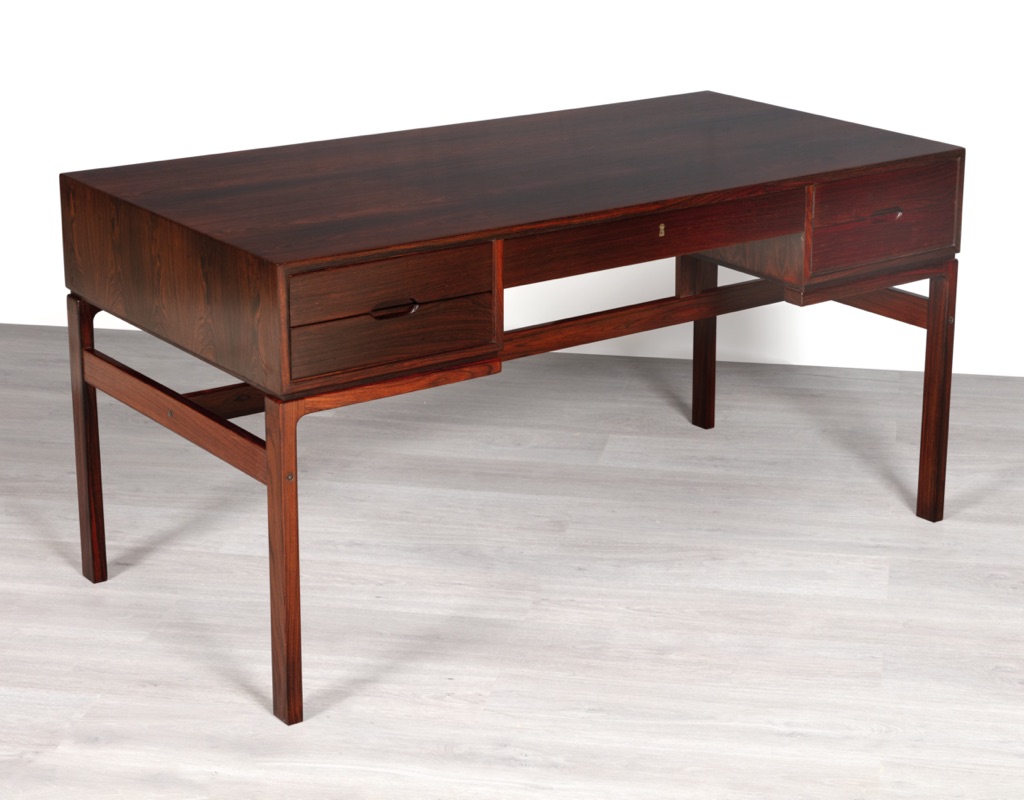 Mid century modern Writing Desk Danish Vintage Arne Wahl Iversen Vinde Møbelfabrik Model 80 1960s original Scandinavian Office furniture Brazilian Rosewood sculpted drawer pulls side view
