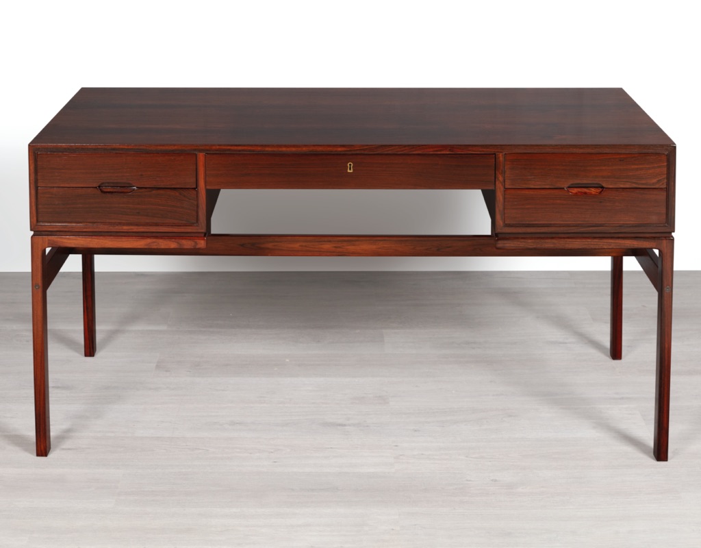 Mid century modern Writing Desk Danish Vintage Arne Wahl Iversen Vinde Møbelfabrik Model 80 1960s original Scandinavian Office furniture Brazilian Rosewood sculpted drawer pulls