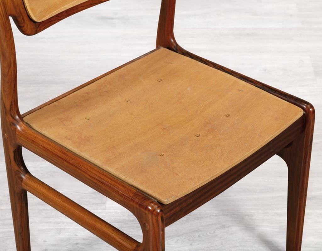 Mid century modern Johannes Andersen dining chairs by Uldum Mobelfabrik in Brazilian rosewood set of eight 1960s Denmark seat