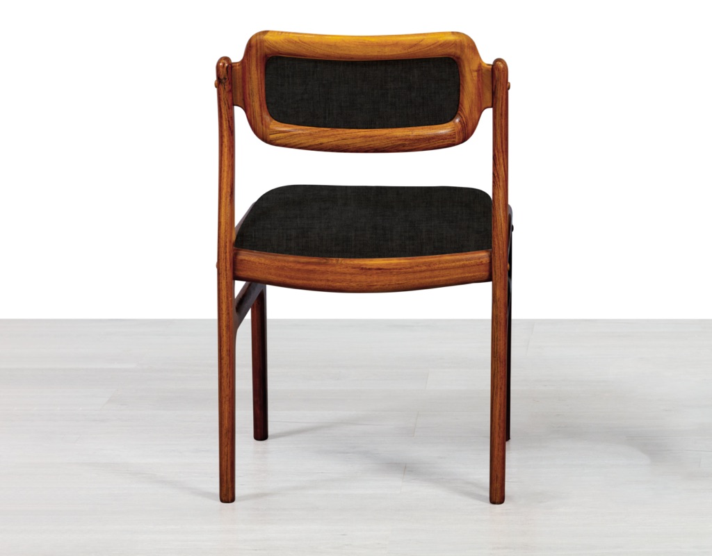 Mid century modern Johannes Andersen dining chairs by Uldum Mobelfabrik in Brazilian rosewood set of eight 1960s Denmark back black