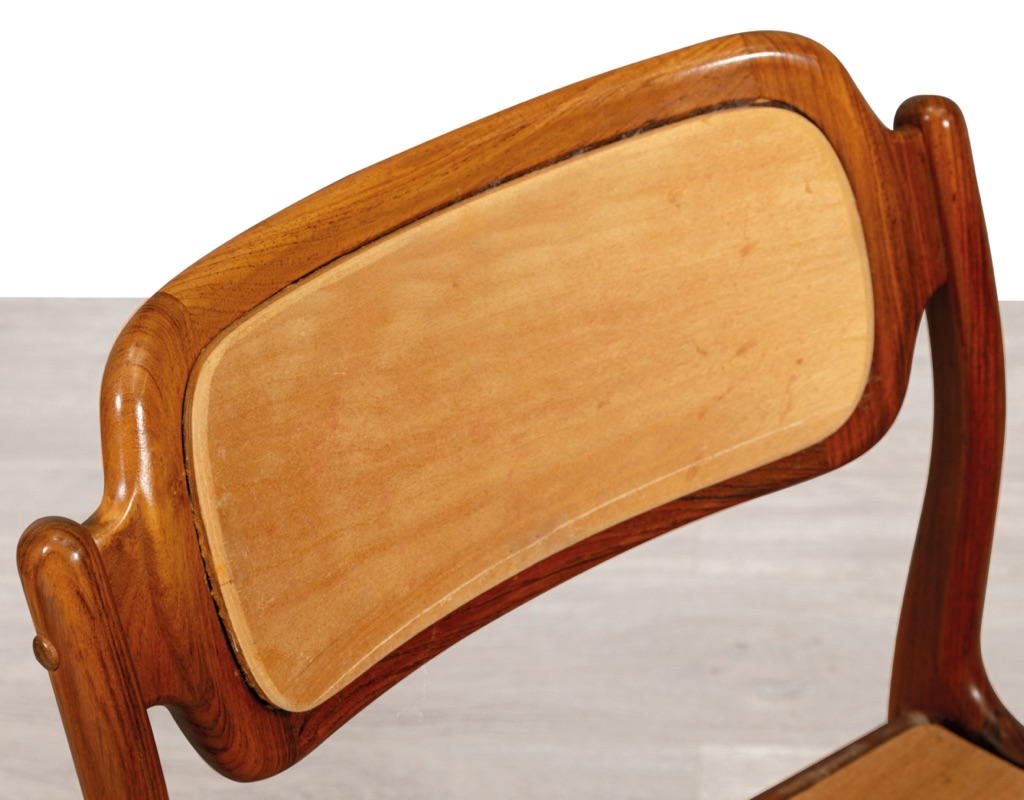 Mid century modern Johannes Andersen dining chairs by Uldum Mobelfabrik in Brazilian rosewood set of eight 1960s Denmark backrest