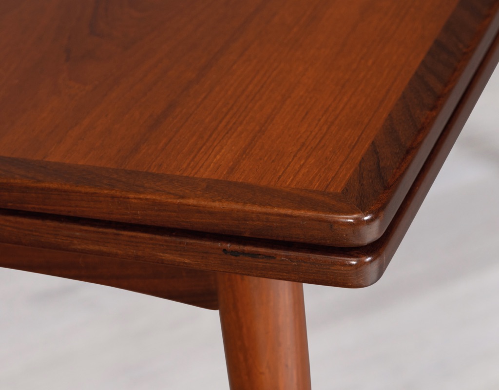 Mid century modern Gunni Omann extension dining table model 50 Omann Jun Danish vintage 1960s Denmark 1960s original imported teak dining room furniture detail