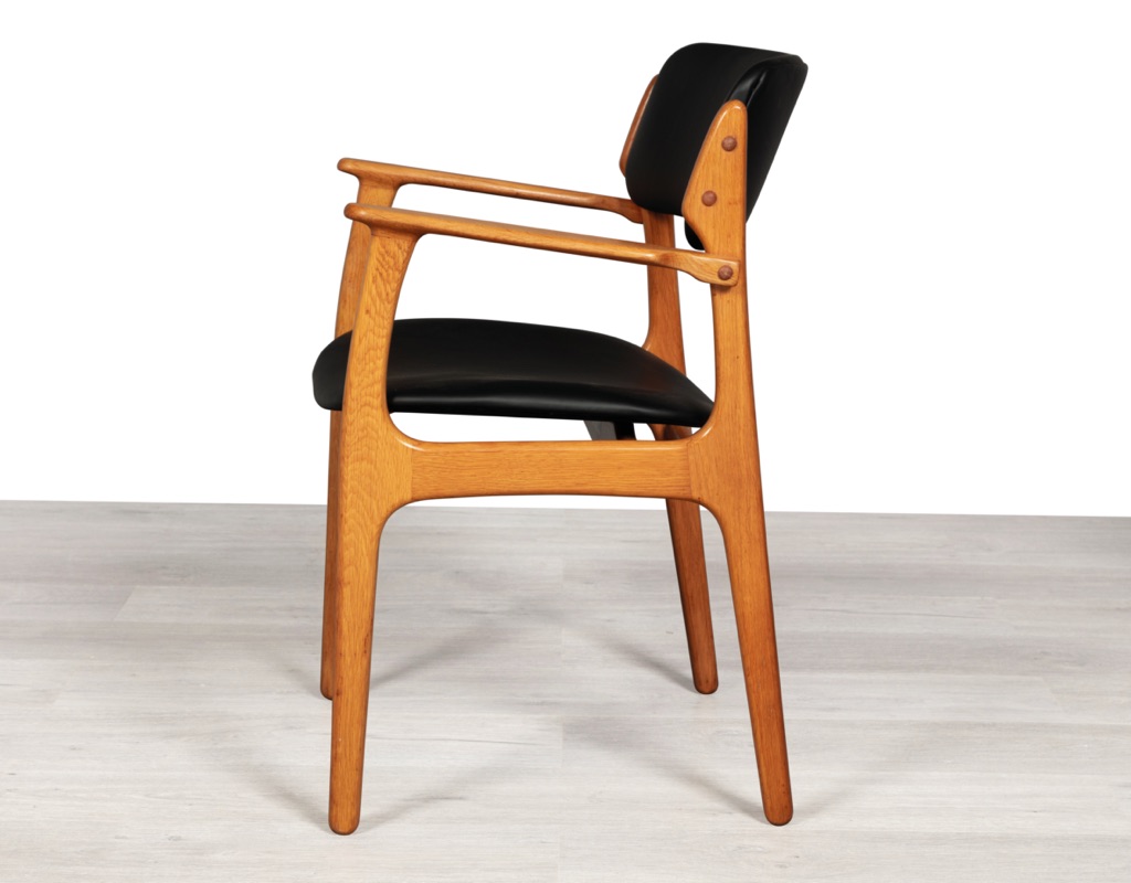 Mid century modern Erik Buch Model 49 dining chairs Danish vintage 1960 seating O.D. Mobler Oddense Mobelfabrik European oak leather set of eight carver armchairs desk chair