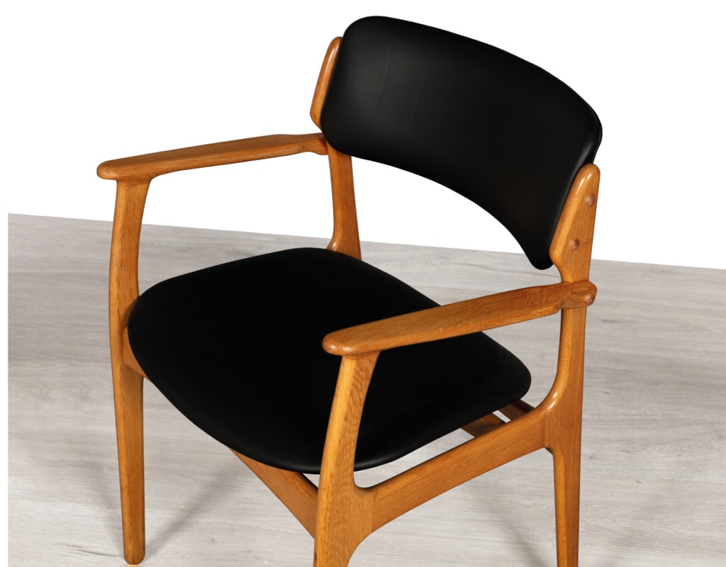 Mid century modern Erik Buch Model 49 dining chairs Danish vintage 1960 seating O.D. Mobler Oddense Mobelfabrik European oak leather set of eight carver armchairs detail leather