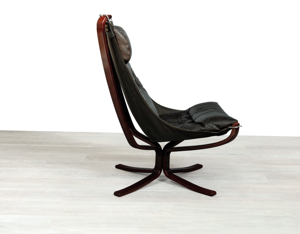 Mid century modern Falcon Chair Sigurd Ressell Vatne Mobler Norwegian 1970s original imported black leather patina Norway armchair vintage Scandinavian seating side view highback