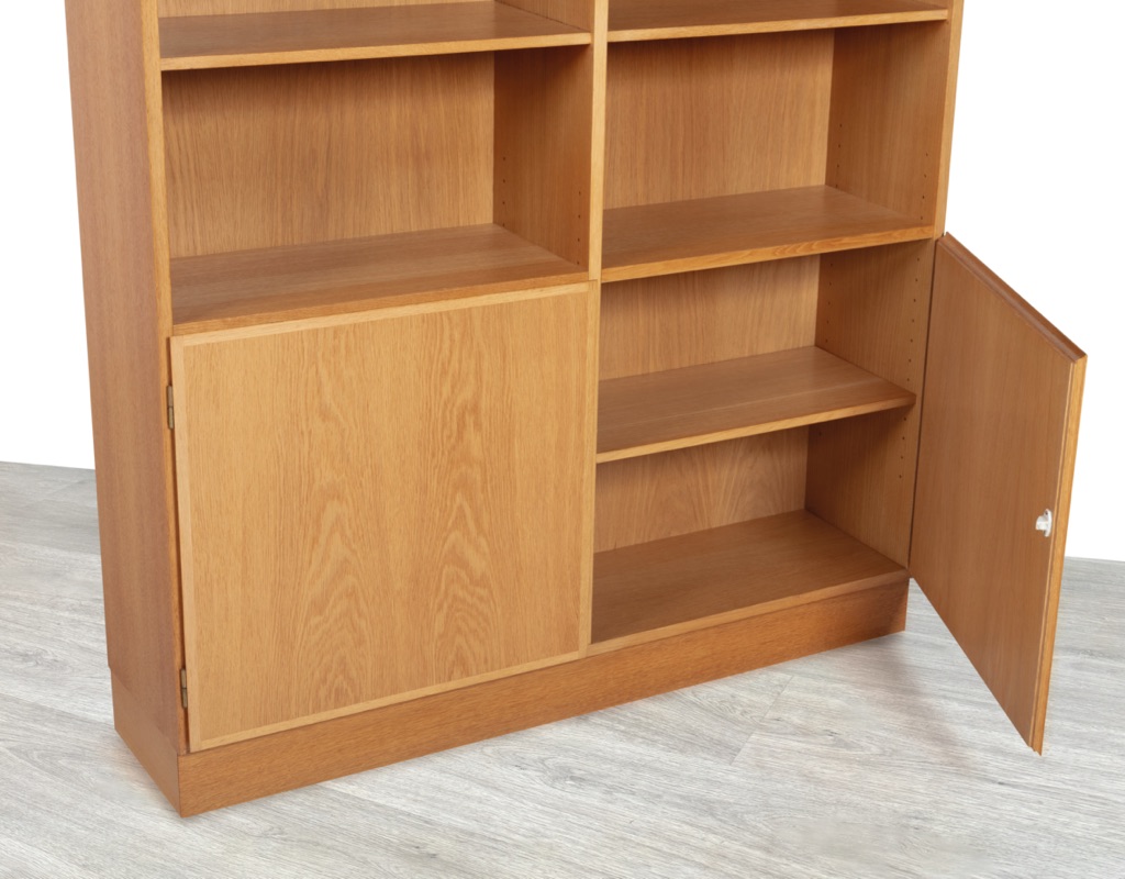 Mid century modern Poul Hundevad bookshelf Danish vintage 1960 shelving Hundevad Mobelfabrik oak cupboard Scandinavian design Carlo Jensen bookcase