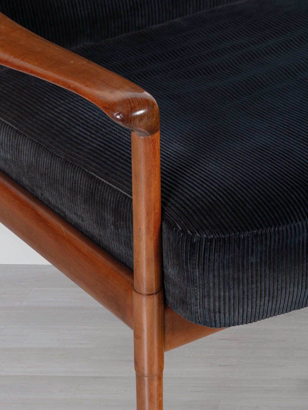 Antimott Armchair Wilhelm Knoll German 1950s Cherrywood Wilhelm Knoll Germany Mid Century Modern Seating Detail